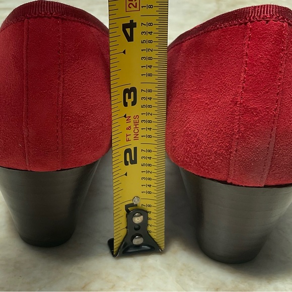 TORY BURCH Red Suede w/TT logo on ties. Wedge Size 8 - Picture 5 of 8